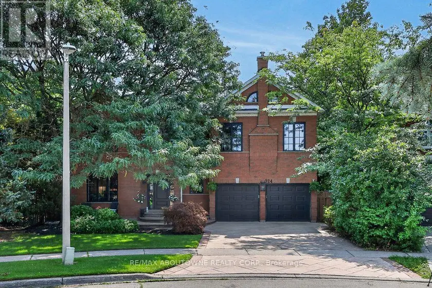 Detached at 324 OAKRIDGE COURT, Oakville