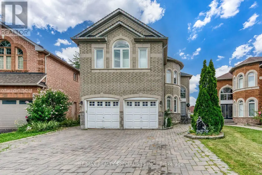 Detached at 5486 LANDSBOROUGH AVENUE, Mississauga