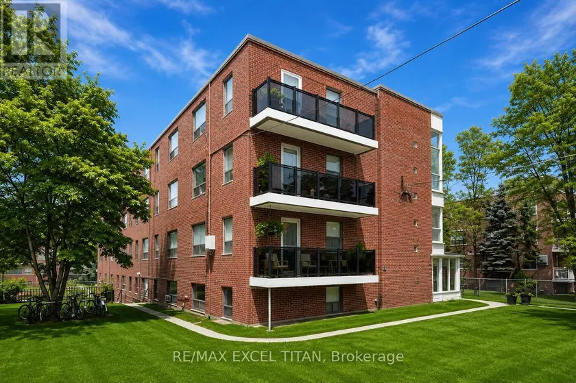 Apartment at 108 - 4 HILL HEIGHTS ROAD, Toronto
