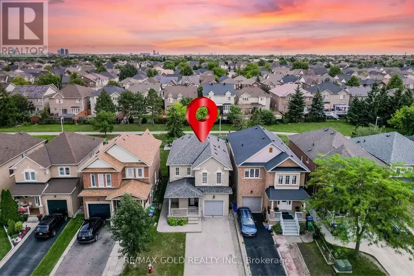 Detached at 48 REDFINCH WAY, Brampton
