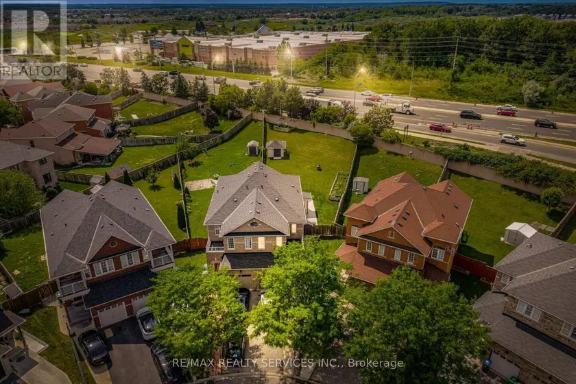 Semi-Detached/Link at 32 DEEPCORAL COURT, Brampton
