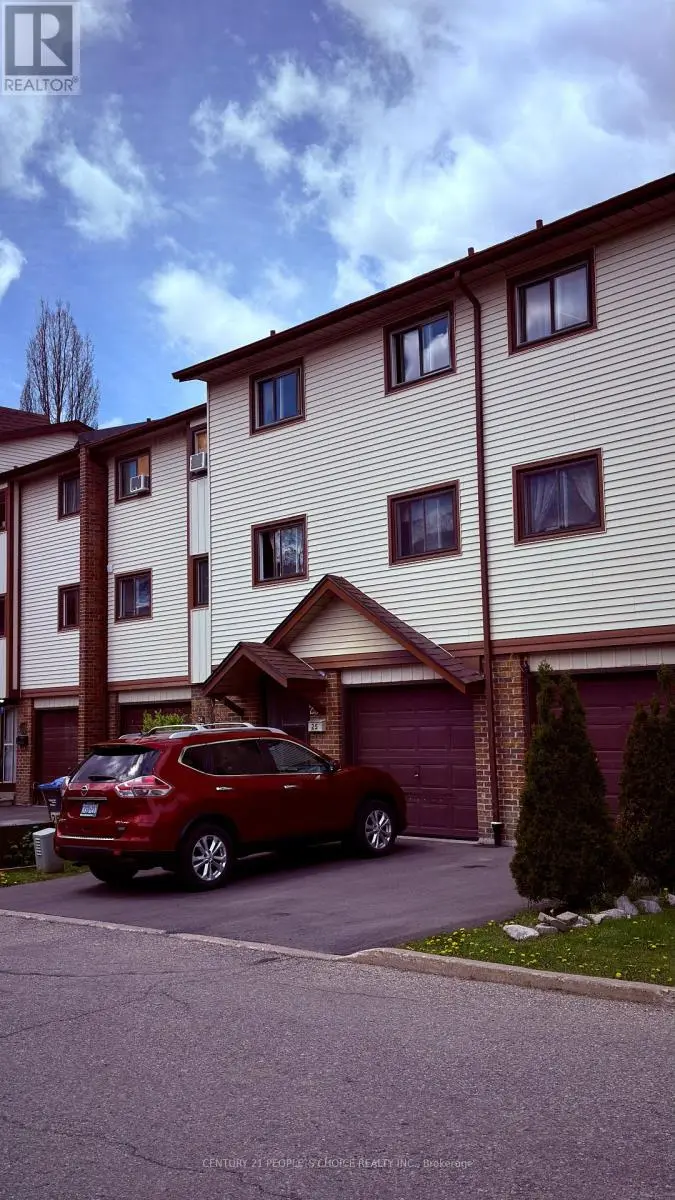 Townhouse at 25 MCCALLUM COURT, Brampton