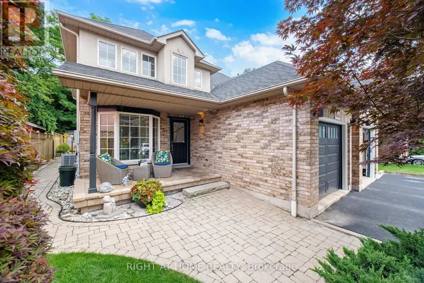 Semi-Detached/Link at 3064 LAKESHORE ROAD W, Oakville