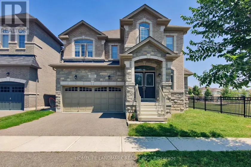 Detached at 1533 DEVINE POINT, Milton