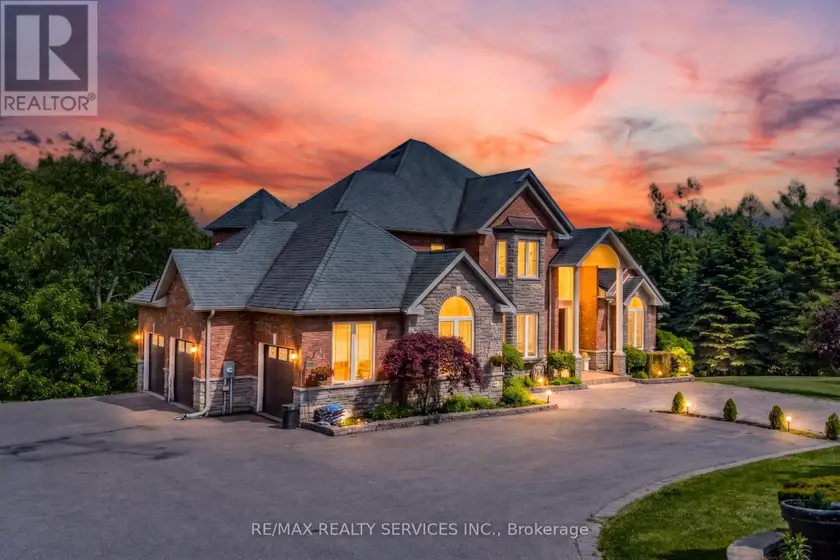 Detached at 3 VALLEY HILL DRIVE, Caledon