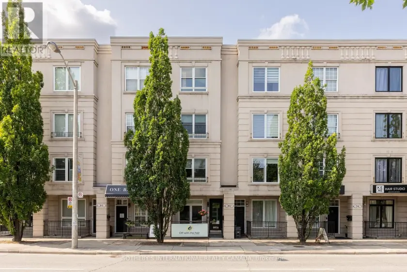 Townhouse at 960A THE QUEENSWAY, Toronto