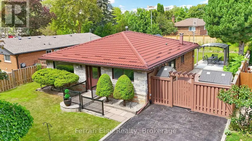 Detached at 73 FARLEY CRESCENT, Toronto