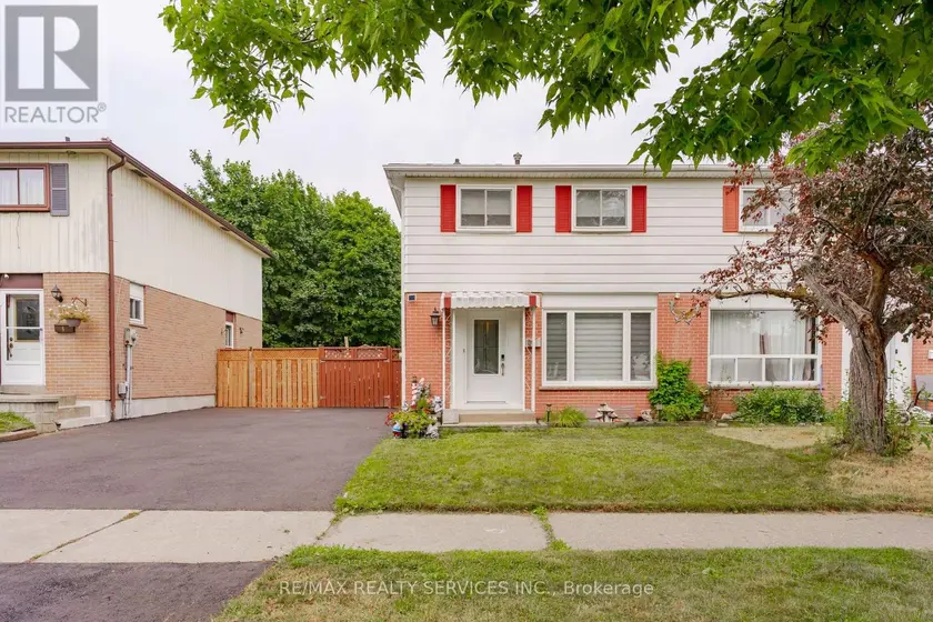 Semi-Detached/Link at 6 LAUDERDALE ROAD, Brampton