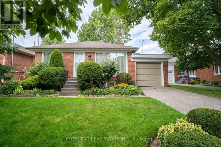 Detached at 14 CLAYMORE DRIVE, Toronto