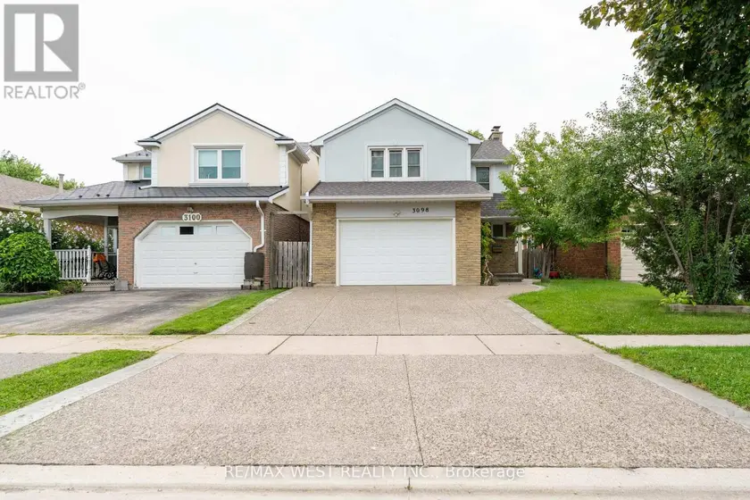 Detached at 3098 DRIFTWOOD DRIVE, Burlington