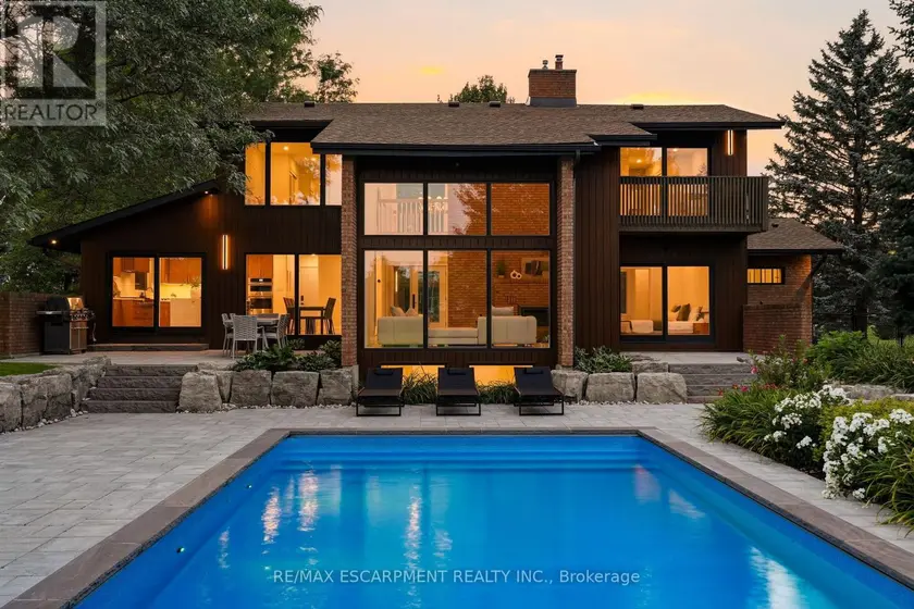 Detached at 1400 1 SIDE ROAD, Burlington