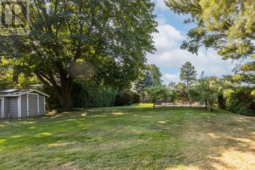 Detached at 383 MAPLEHURST AVENUE, Oakville