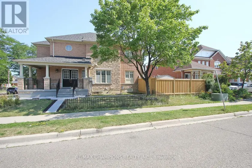 Detached at 28 EGYPT DRIVE, Brampton
