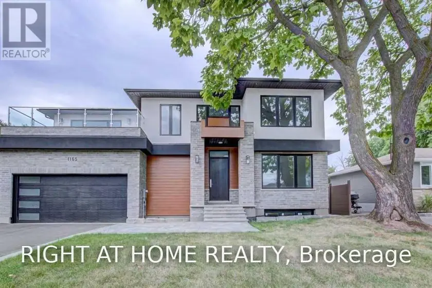 Detached at 1165 PINEGROVE ROAD, Oakville