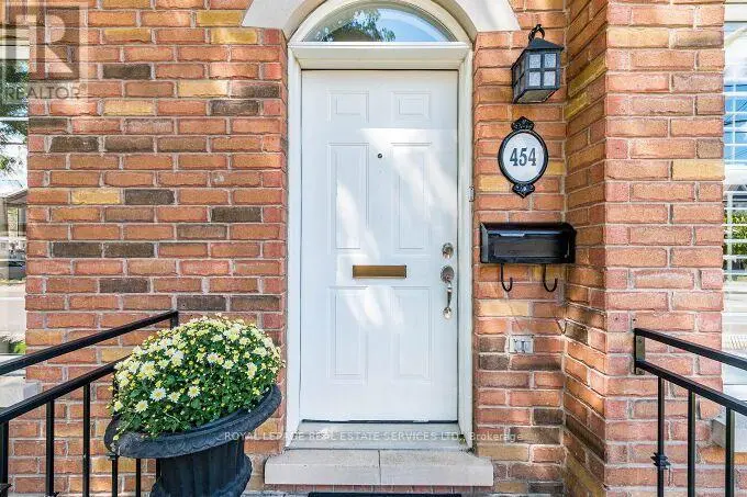 Townhouse at 454 ST JOHNS ROAD, Toronto