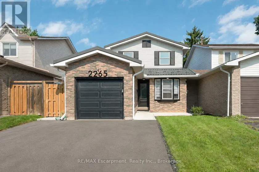 Semi-Detached/Link at 2265 MIDDLESMOOR CRESCENT, Burlington