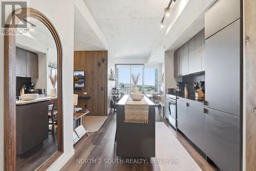 Apartment at 717 - 7 SMITH CRESCENT, Toronto