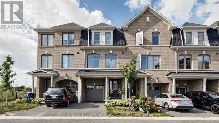 Townhouse at 14 BRETLON STREET, Brampton