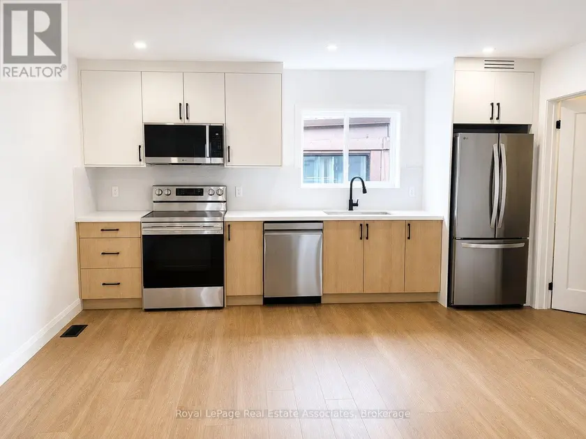 Multiplex at 1 GS - 17 WHITE AVENUE, Toronto