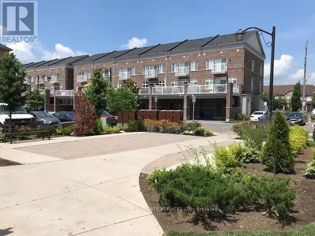 Townhouse at 7 - 165 HAMPSHIRE WAY, Milton