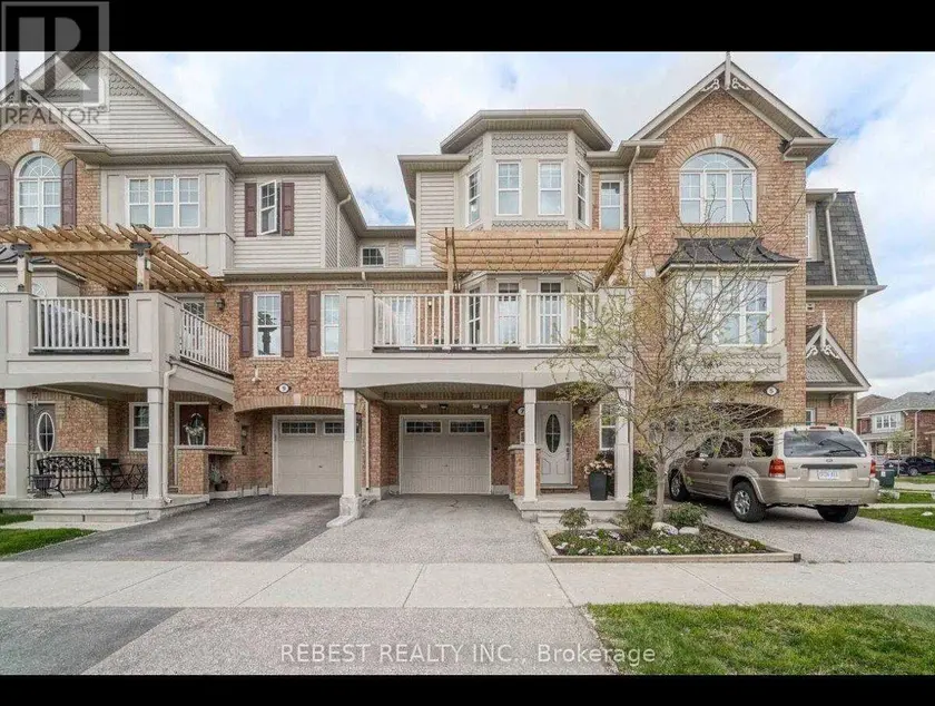 Townhouse at 7 REICHERT COURT, Milton