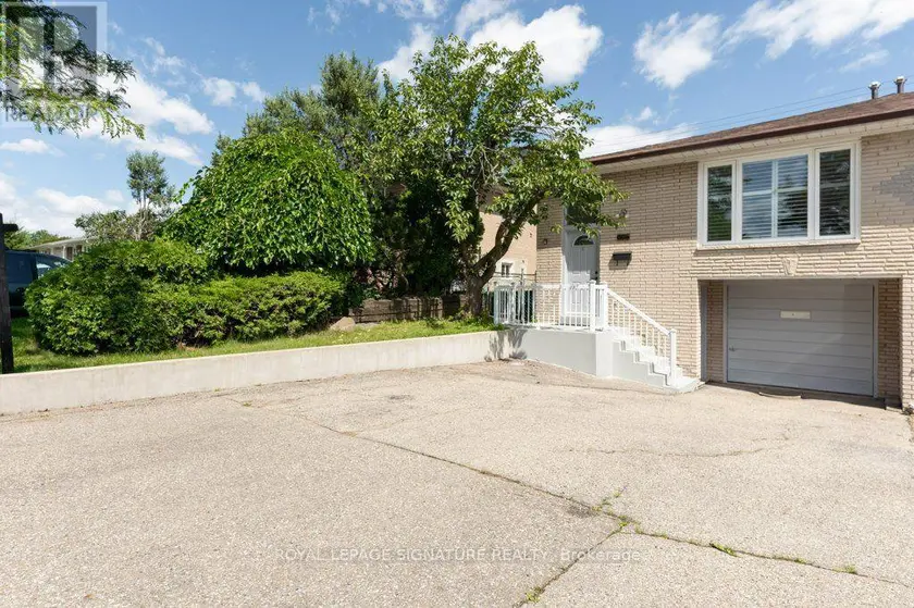 Semi-Detached/Link at 676 ABANA ROAD, Mississauga