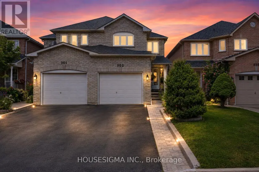 Semi-Detached/Link at 902 APPLECROFT CIRCLE, Mississauga