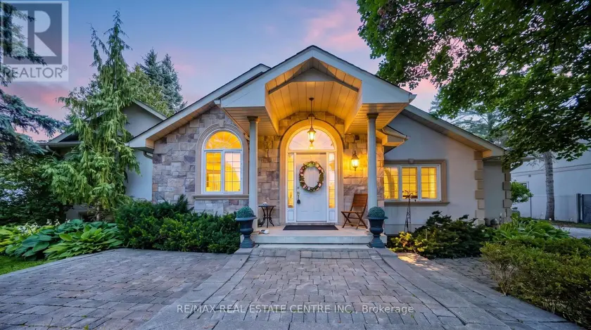 Detached at 6961 SECOND LINE W, Mississauga