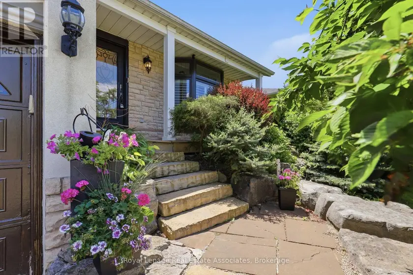 Detached at 2580 HOMELANDS DRIVE, Mississauga