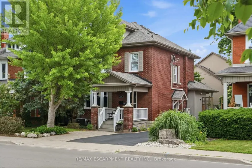 Detached at 2116 CAROLINE STREET, Burlington
