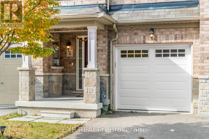 Townhouse at 4 MAGDALENE CRESCENT, Brampton