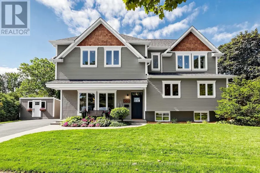 Detached at 386 COSBURN CRESCENT, Burlington