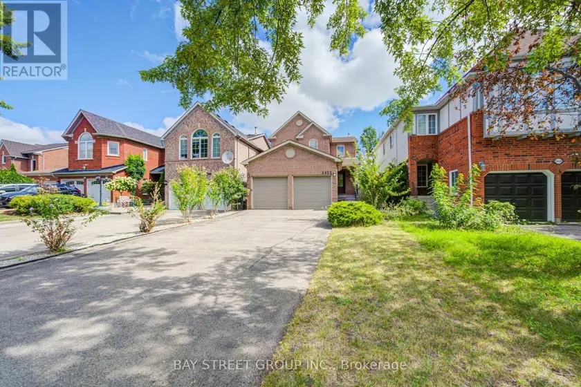 Detached at 5922 DALEBROOK CRESCENT, Mississauga