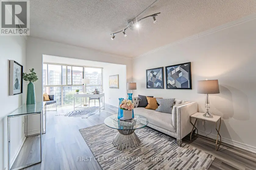 Apartment at 810 - 2091 HURONTARIO STREET, Mississauga