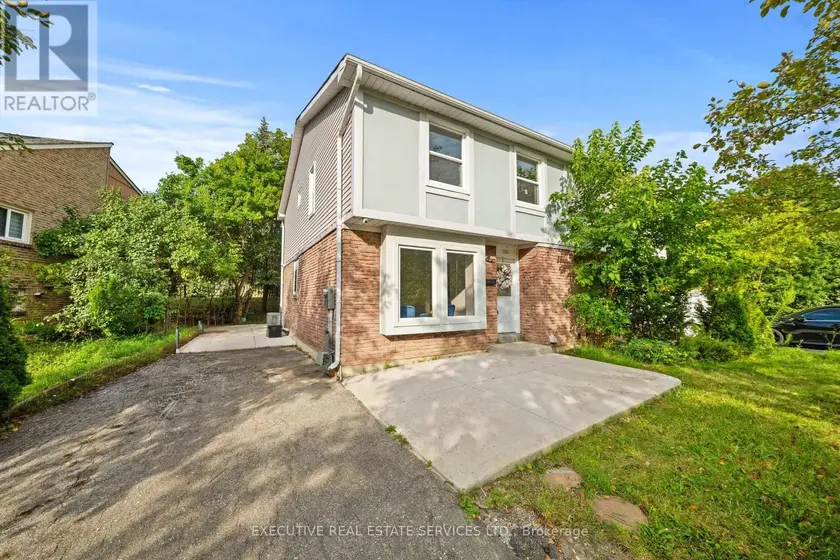 Semi-Detached/Link at 100 CENTRE STREET N, Brampton
