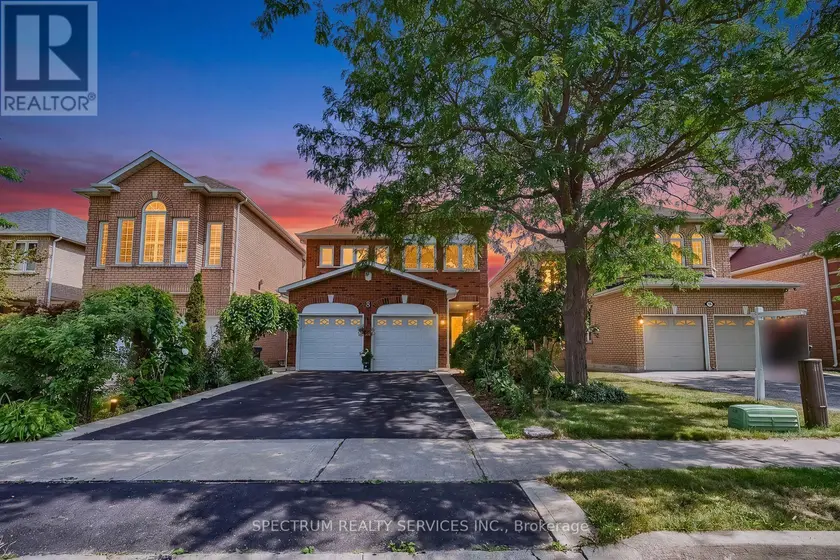 Detached at 8 SWEET BRIAR LANE, Brampton