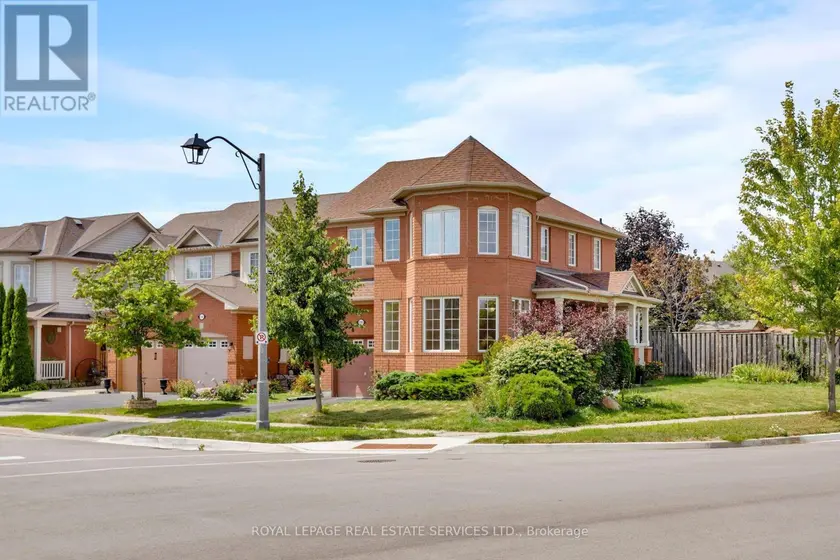 Townhouse at 2204 GRAND OAK TRAIL, Oakville