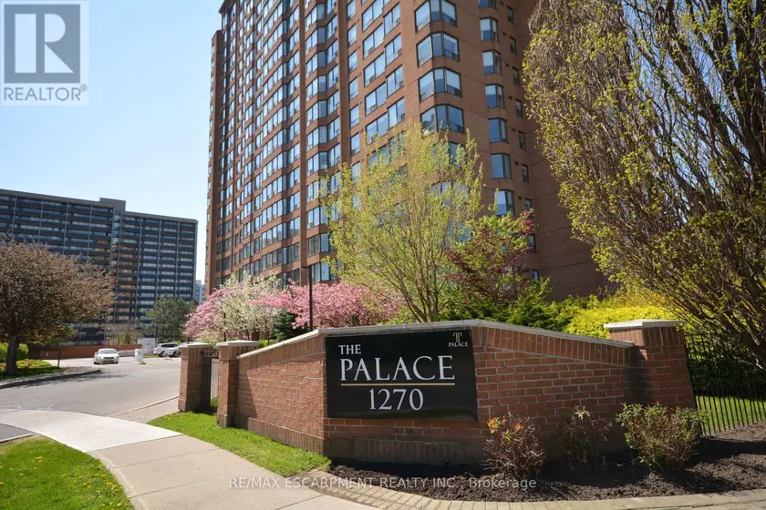 Apartment at 103 - 1270 MAPLE CROSSING BOULEVARD E, Burlington