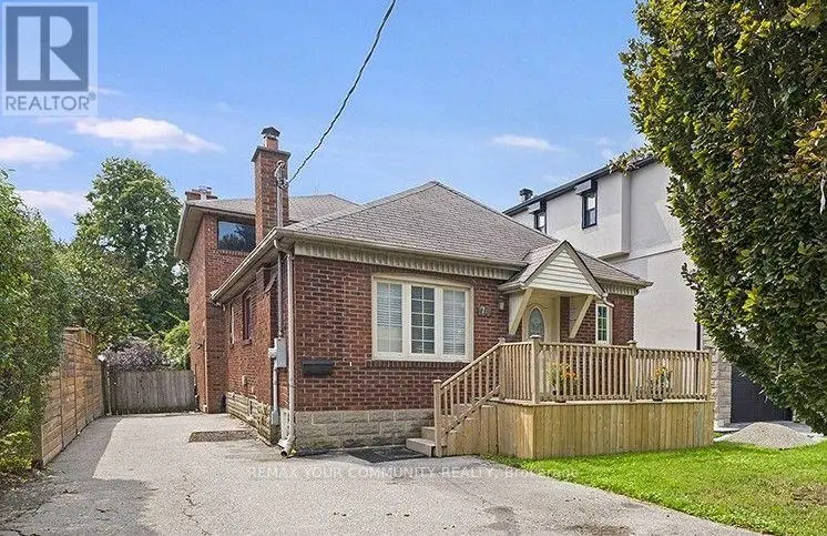 Detached at 73 STRUTHERS STREET, Toronto