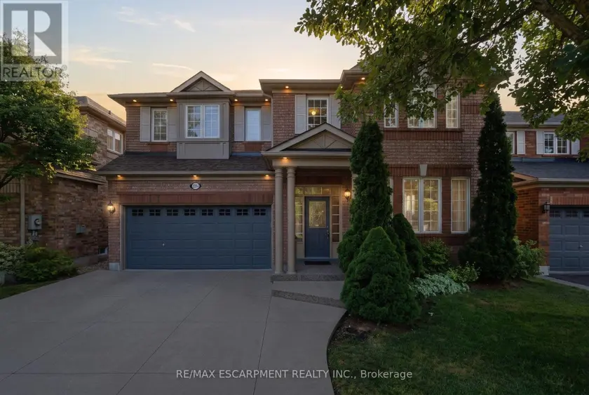Detached at 2241 GLAZEBROOK CIRCLE, Oakville