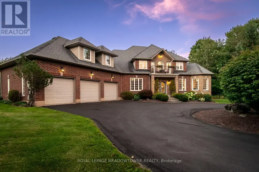 Detached at 4215 ENNISCLARE DRIVE, Milton