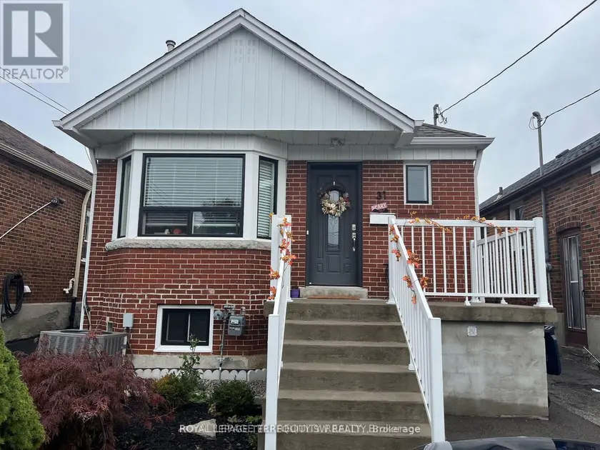 Detached at BSMT - 31 CHAMBERLAIN AVENUE, Toronto
