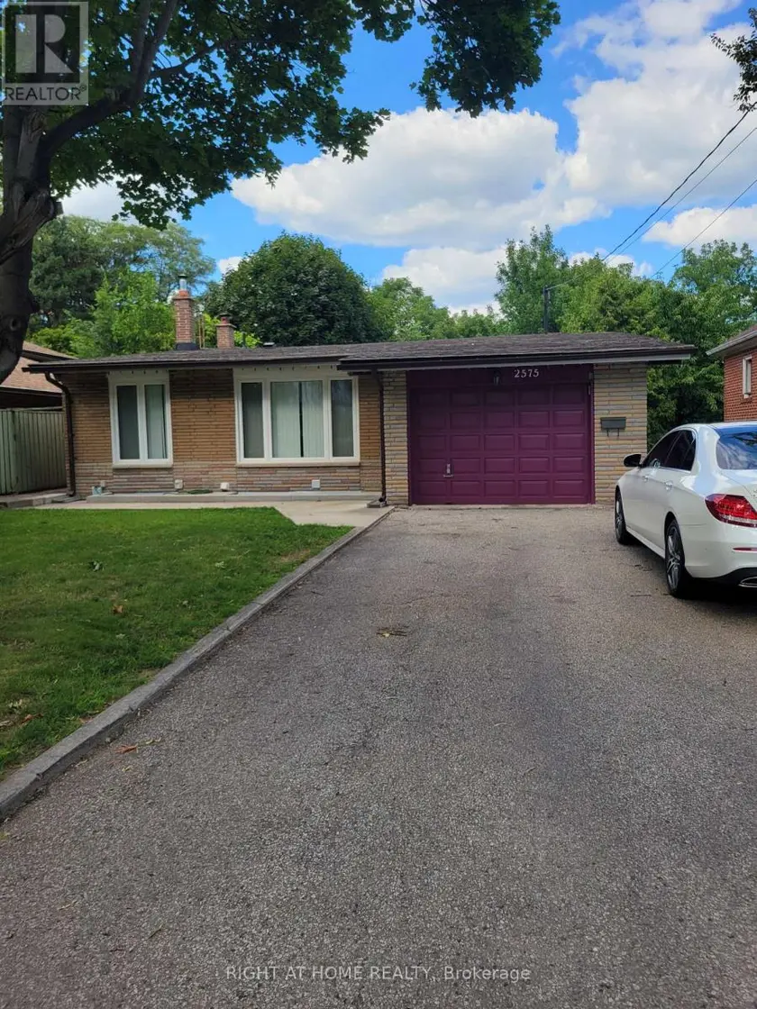Detached at 2575 ARGYLE ROAD, Mississauga