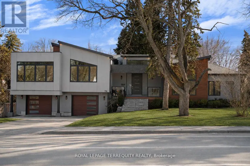 Detached at 716 NORTH SHORE BOULEVARD E, Burlington