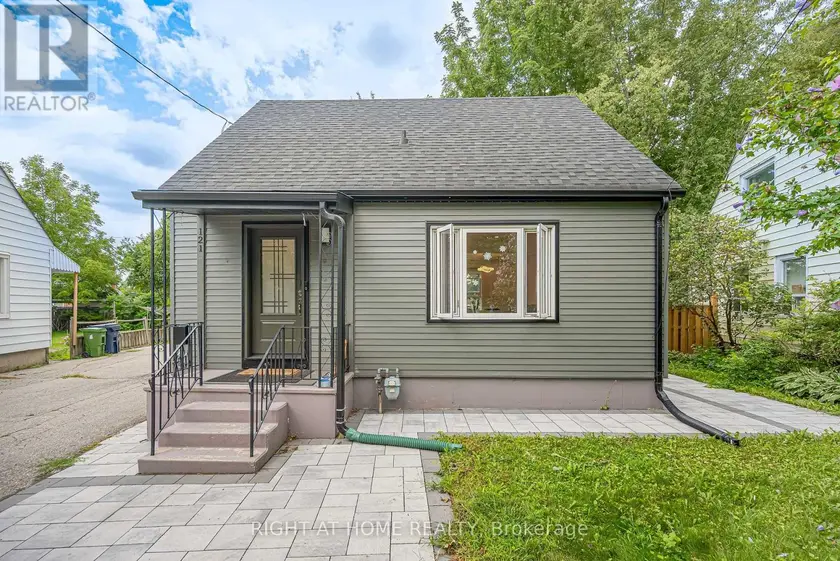 Detached at 121 HEARST CIRCLE, Toronto
