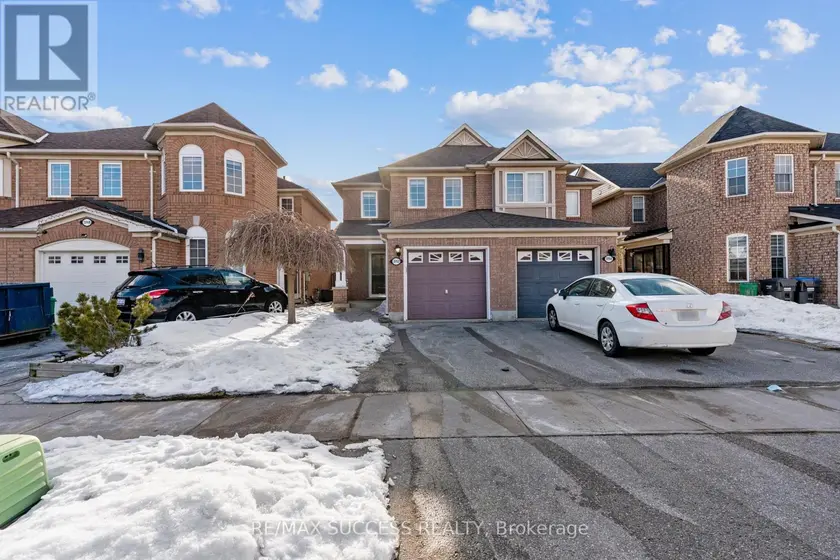 Semi-Detached/Link at 3752 MILKWOOD CRESCENT, Mississauga