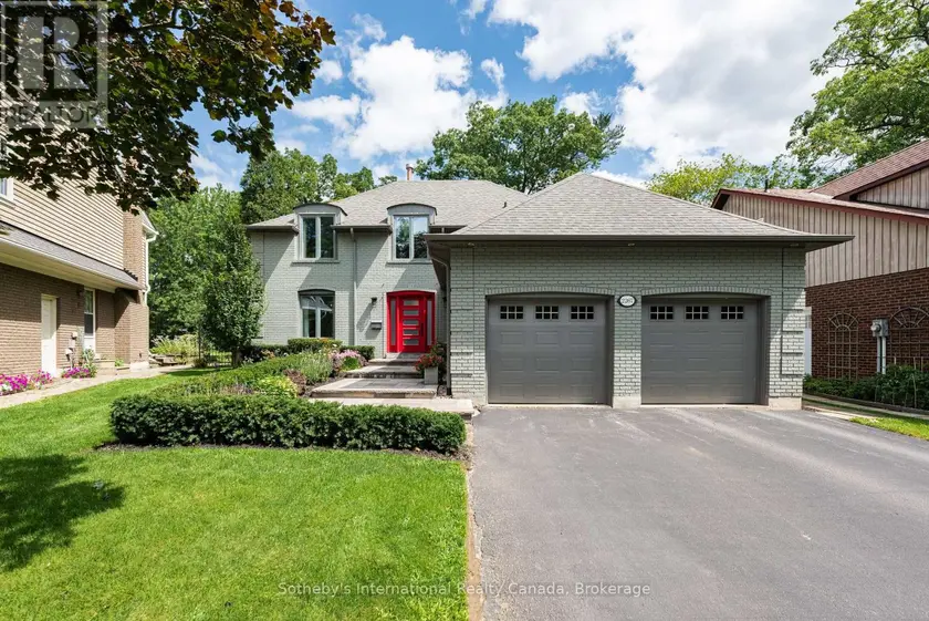 Detached at 2267 CEDARBERRY COURT, Oakville