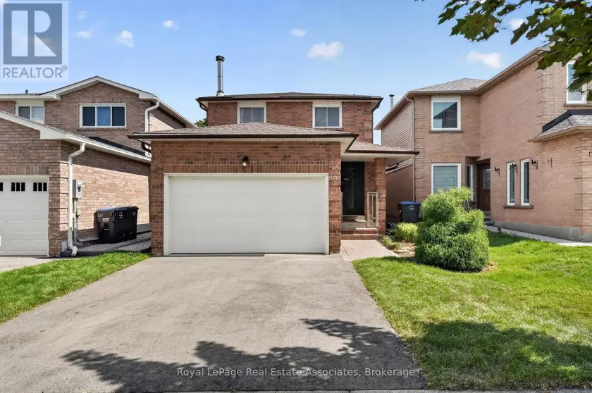 Detached at 8 HORSHAM STREET, Brampton