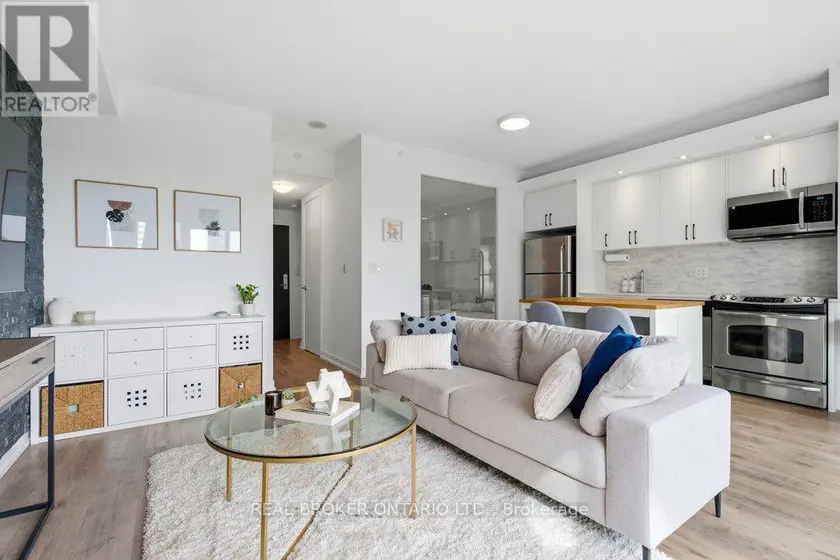 Apartment at 825 - 165 LEGION ROAD N, Toronto