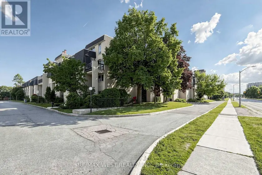 Townhouse at 105 - 1624 BLOOR STREET, Mississauga